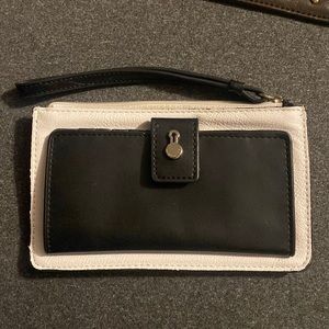 London fog wristlet